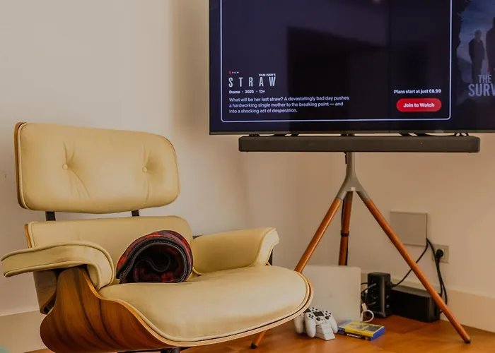 Luxury Garden Apartment *